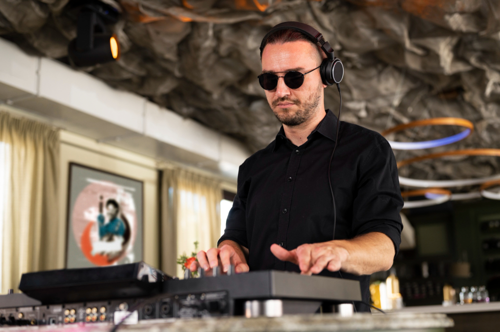 DJ Chris Rich is Best for Your Wedding